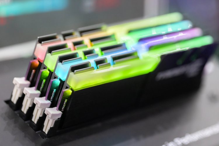 local Which one hobby Can You Mix Two Different Ram Brands? - PC Building Lab